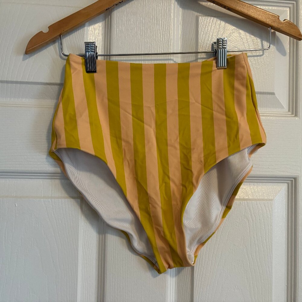 Hanna Andersson Bikini Bottom Size Medium - Parakeet and Peach Creme